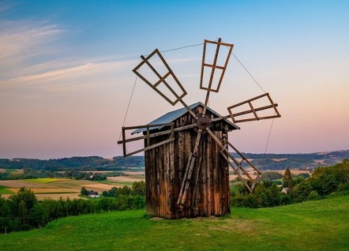 windmill-5713337_640